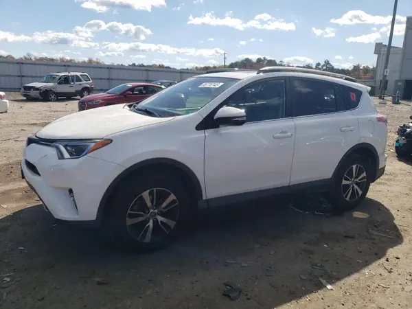 2T3RFREV4JW853643 2018 TOYOTA RAV 4 - Image 1