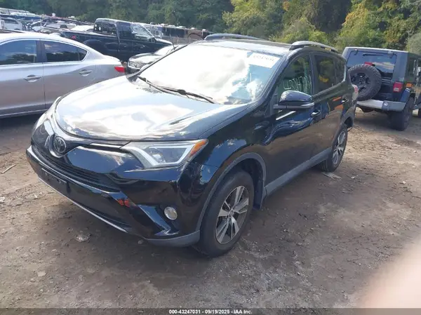 2T3RFREV5HW558996 2017 TOYOTA RAV 4 - Image 2