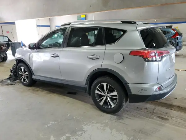 2T3RFREV5HW576642 2017 TOYOTA RAV 4 - Image 2