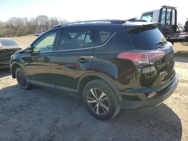 2T3RFREV5HW580576 2017 TOYOTA RAV 4 - Image 2