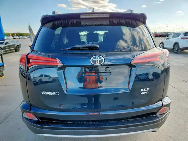 2017 TOYOTA RAV 4 COPART lot 90572365 auction photo 6