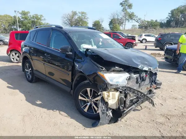 2T3RFREV5HW681164 2017 TOYOTA RAV 4 - Image 1