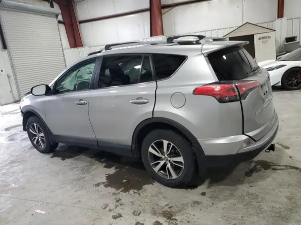 2T3RFREV5JW720535 2018 TOYOTA RAV 4 - Image 2