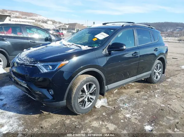 2T3RFREV5JW722270 2018 TOYOTA RAV 4 - Image 2