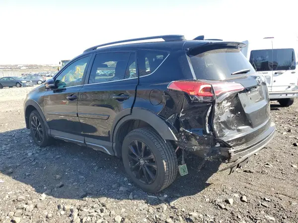 2T3RFREV5JW744804 2018 TOYOTA RAV 4 - Image 2