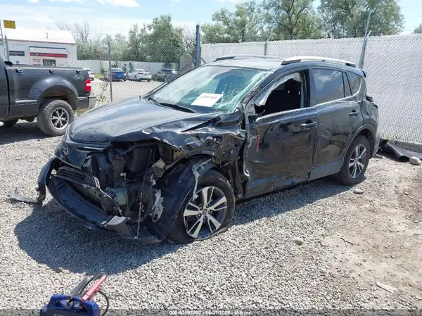 2T3RFREV5JW768326 2018 TOYOTA RAV 4 - Image 2