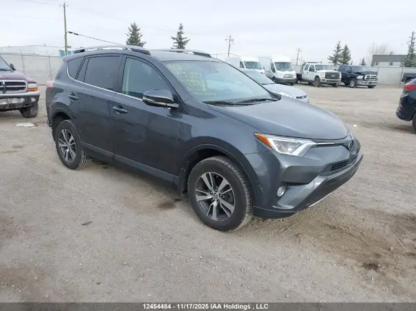2T3RFREV5JW773803 2018 TOYOTA RAV 4 - Image 1