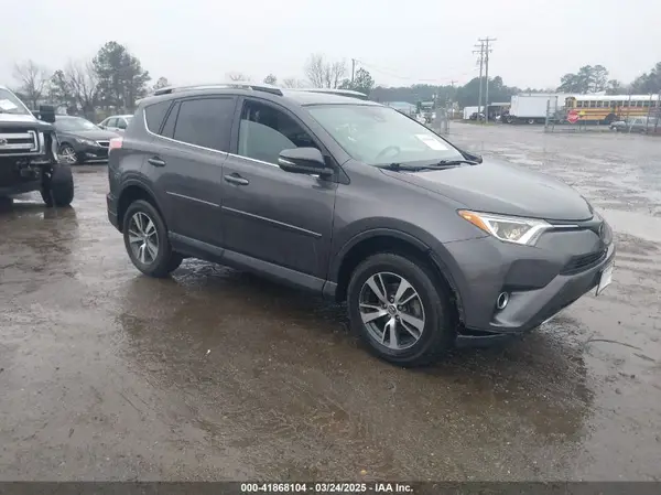 2T3RFREV5JW798328 2018 TOYOTA RAV 4 - Image 1