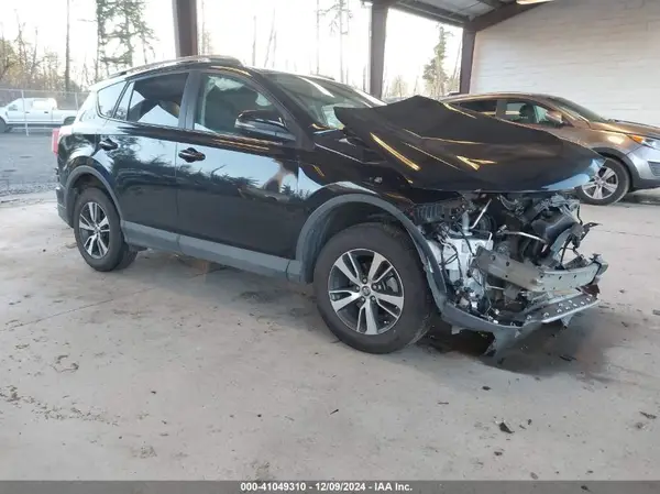 2T3RFREV5JW800787 2018 TOYOTA RAV 4 - Image 1