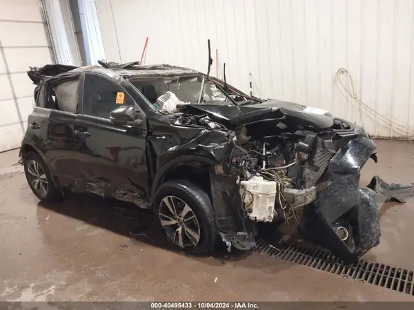 2T3RFREV5JW803947 2018 TOYOTA RAV 4 - Image 1