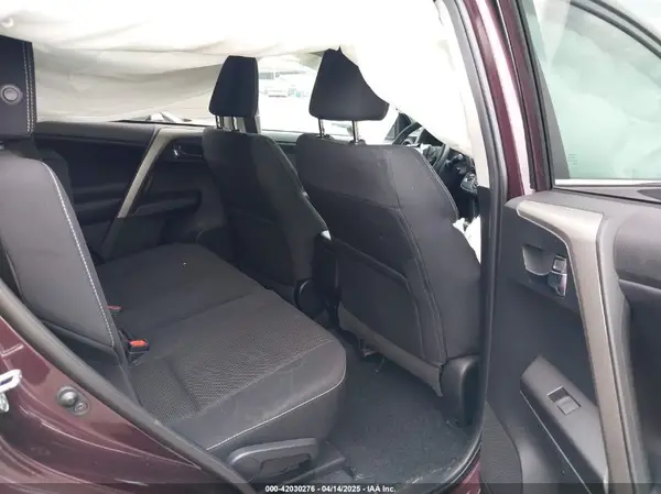 2T3RFREV5JW811742 2018 TOYOTA RAV 4 - Image 8