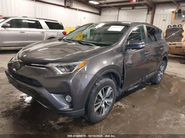 2T3RFREV5JW812311 2018 TOYOTA RAV 4 - Image 2