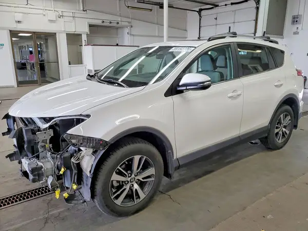 2T3RFREV5JW838052 2018 TOYOTA RAV 4 - Image 1