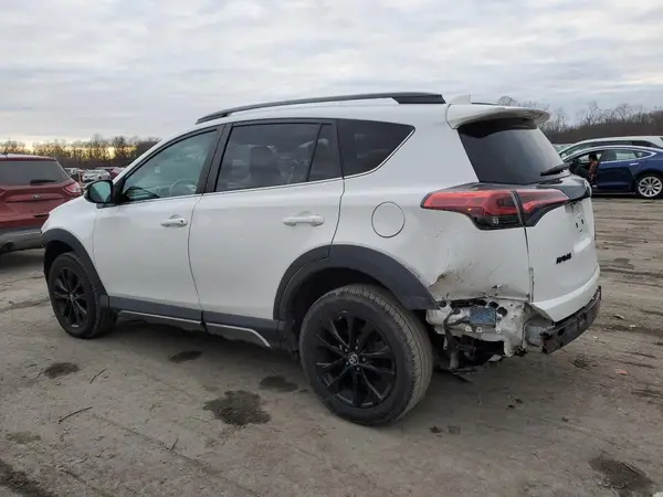 2T3RFREV5JW839458 2018 TOYOTA RAV 4 - Image 2