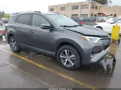 2T3RFREV5JW853098 2018 TOYOTA RAV 4