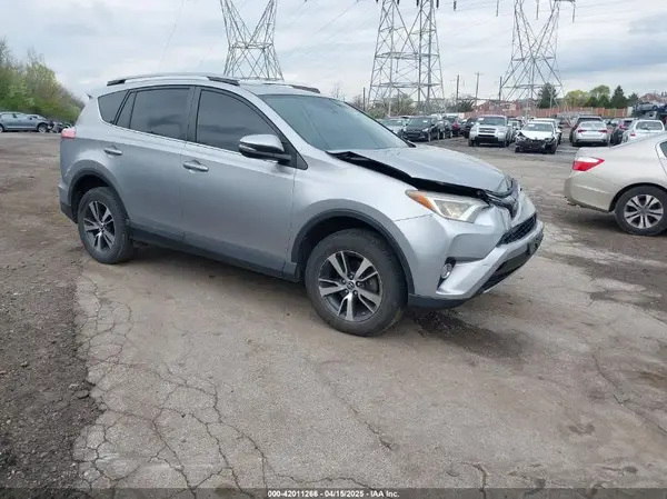 2T3RFREV6HW635987 2017 TOYOTA RAV 4 - Image 1