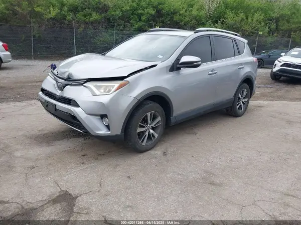 2T3RFREV6HW635987 2017 TOYOTA RAV 4 - Image 2