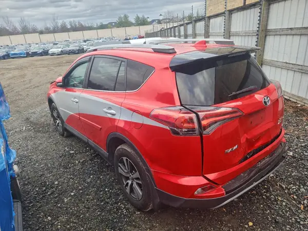 2T3RFREV6HW663157 2017 TOYOTA RAV 4 - Image 2