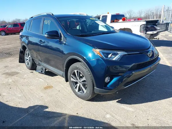 2T3RFREV6HW663658 2017 TOYOTA RAV 4 - Image 1