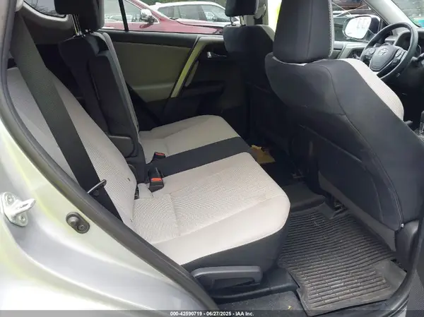 2T3RFREV6HW673140 2017 TOYOTA RAV 4 - Image 8