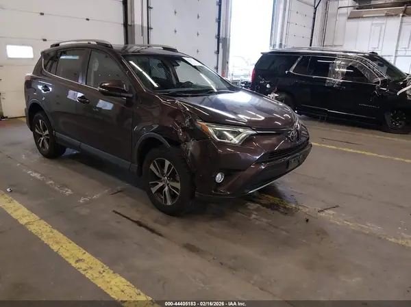2T3RFREV6HW695316 2017 TOYOTA RAV 4 - Image 1