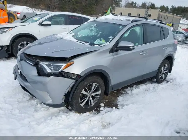 2T3RFREV6JW709768 2018 TOYOTA RAV 4 - Image 2