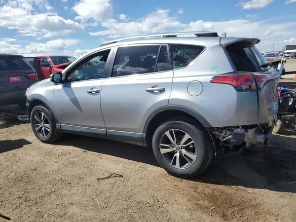 2T3RFREV6JW728675 2018 TOYOTA RAV 4 - Image 2