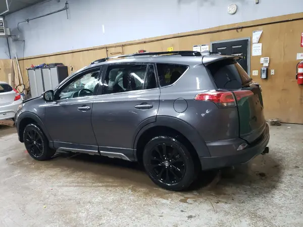 2T3RFREV6JW761319 2018 TOYOTA RAV 4 - Image 2