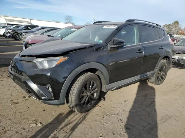 2T3RFREV6JW774815 2018 TOYOTA RAV 4 - Image 1