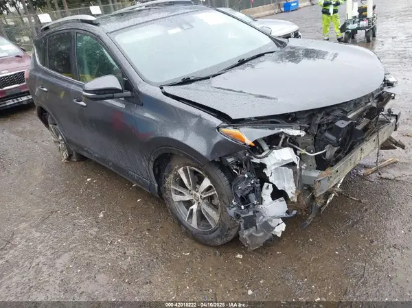 2T3RFREV6JW797740 2018 TOYOTA RAV 4 - Image 1