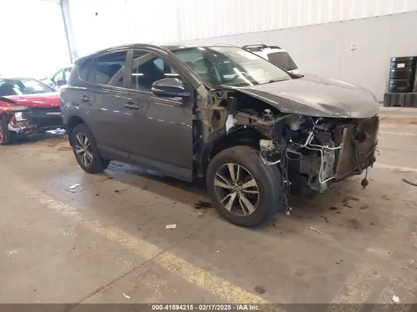 2T3RFREV6JW807439 2018 TOYOTA RAV 4 - Image 1