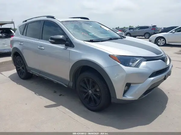 2T3RFREV6JW818232 2018 TOYOTA RAV 4 - Image 1