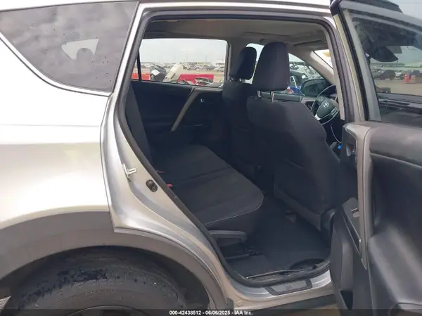 2T3RFREV6JW818232 2018 TOYOTA RAV 4 - Image 8