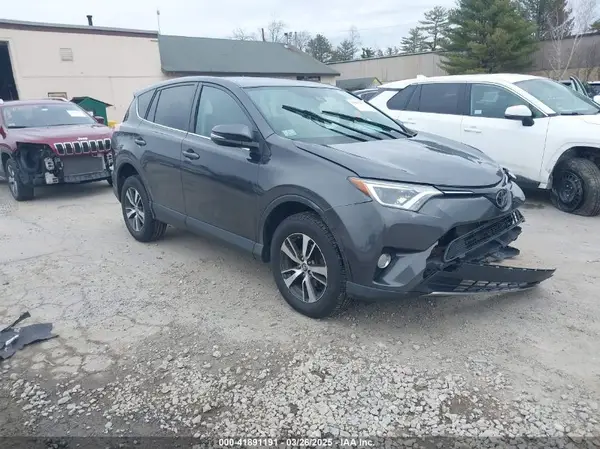 2T3RFREV6JW826931 2018 TOYOTA RAV 4 - Image 1