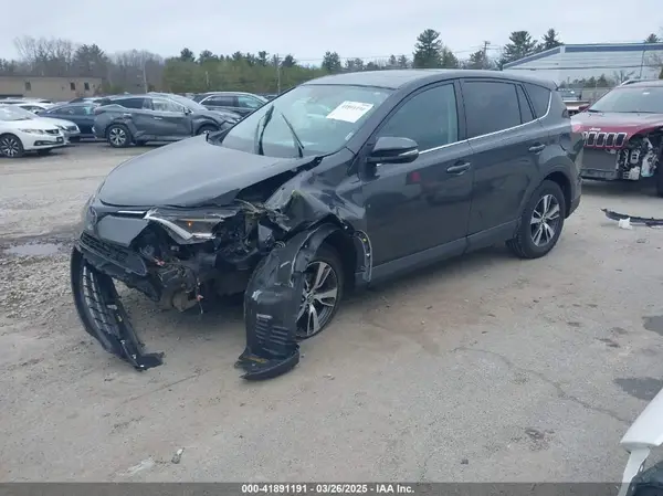 2T3RFREV6JW826931 2018 TOYOTA RAV 4 - Image 2