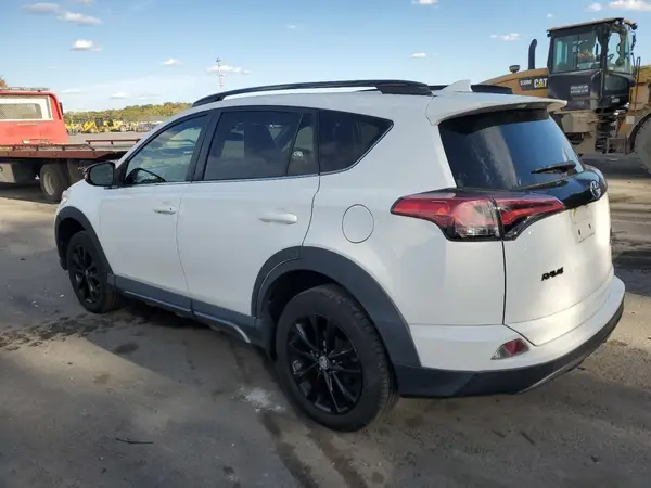 2T3RFREV6JW843213 2018 TOYOTA RAV 4 - Image 2