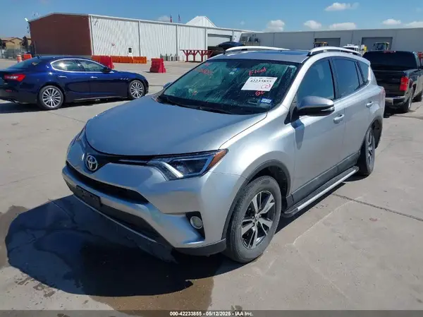 2T3RFREV7GW420732 2016 TOYOTA RAV 4 - Image 2