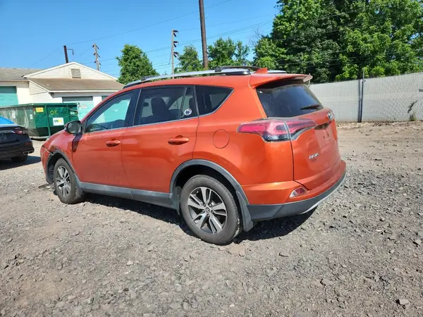 2T3RFREV7GW423615 2016 TOYOTA RAV 4 - Image 2
