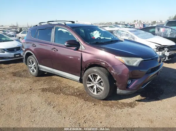 2T3RFREV7HW553119 2017 TOYOTA RAV 4 - Image 1