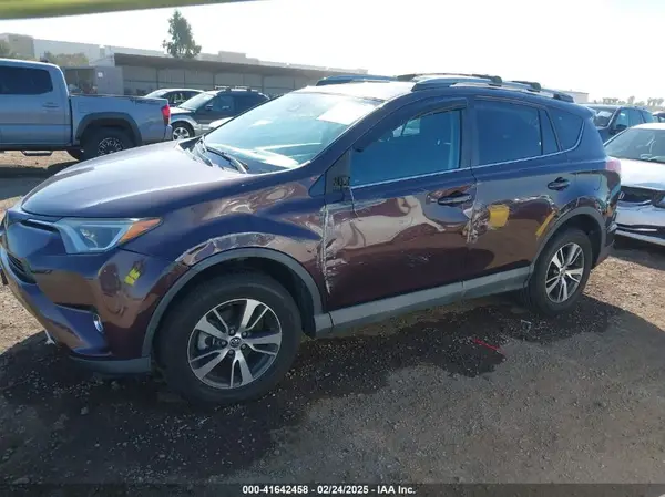 2T3RFREV7HW553119 2017 TOYOTA RAV 4 - Image 2