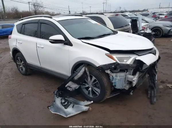 2T3RFREV7HW577419 2017 TOYOTA RAV 4 - Image 1