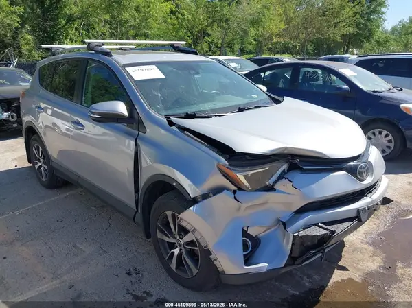 2T3RFREV7HW625825 2017 TOYOTA RAV 4 - Image 1