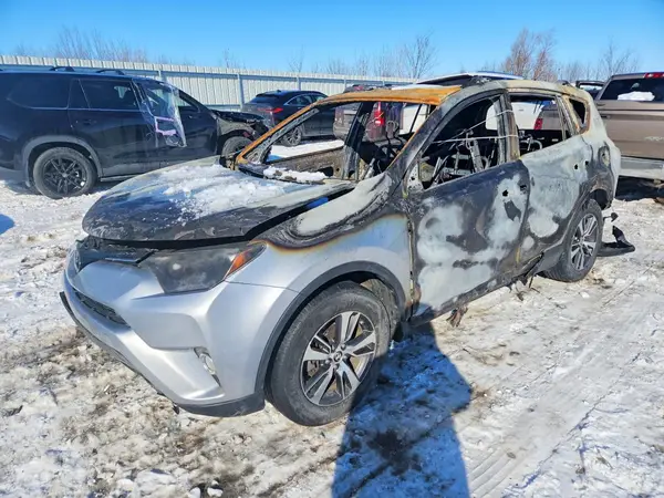 2T3RFREV7HW633083 2017 TOYOTA RAV 4 - Image 1
