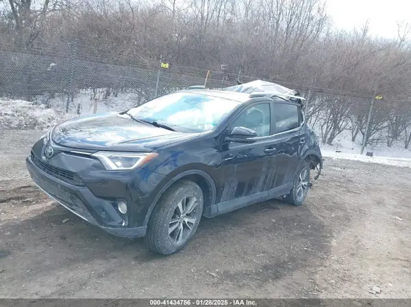 2T3RFREV7HW650238 2017 TOYOTA RAV 4 - Image 2