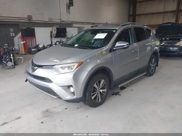 2T3RFREV7HW650692 2017 TOYOTA RAV 4 - Image 2