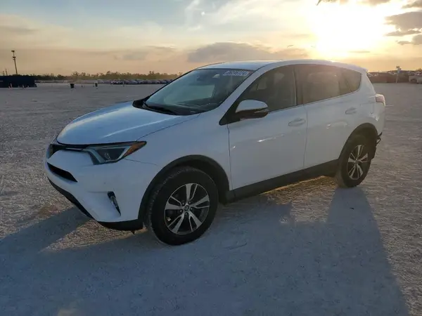2T3RFREV7HW656394 2017 TOYOTA RAV 4 - Image 1