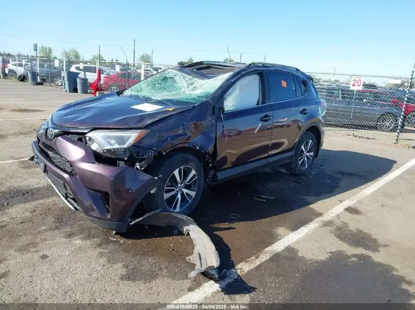 2T3RFREV7HW670344 2017 TOYOTA RAV 4 - Image 2