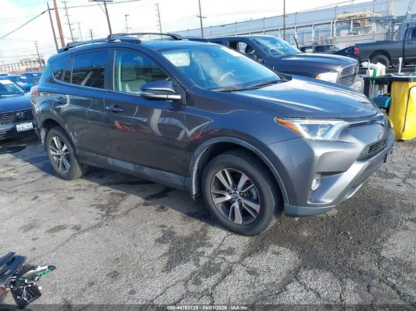 2T3RFREV7HW673440 2017 TOYOTA RAV 4 - Image 1