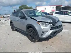 2T3RFREV7JW696092 2018 TOYOTA RAV 4