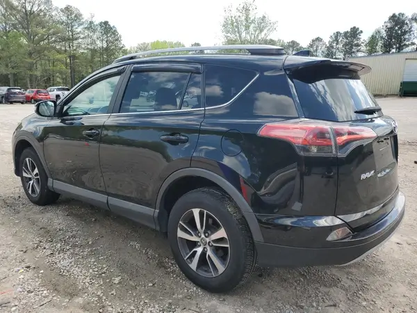 2T3RFREV7JW697470 2018 TOYOTA RAV 4 - Image 2